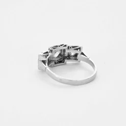 Bague or gris et diamants