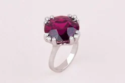 Bague or gris et grenat purple