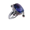 Bague or gris et tanzanite de 26 carats