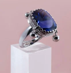 Bague or gris et tanzanite de 26 carats