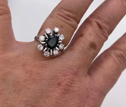 Bague or gris Marquise saphir & diamants