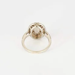Bague or gris, opale de feu, saphirs orange et diamants