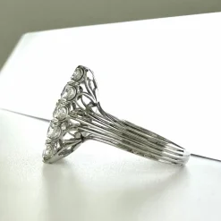 Bague or gris pavée de diamants