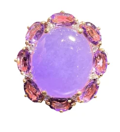 Bague or jade lavande en cabochon, améthystes, pavage de diamants