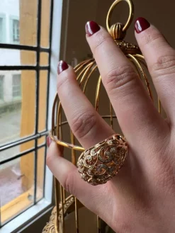 Bague Or Jaune 18 Carats Avec Détails En Dentelle Diamants 1.02 Carats