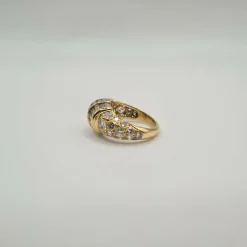 Bague or jaune 18 carats sertie de diamants ronds et baguettes