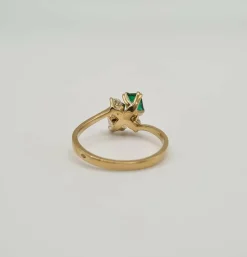 Bague or jaune 18 carats sertie d'une émeraude et diamants naturels