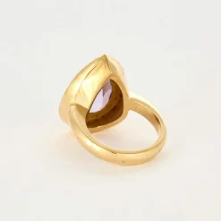 Bague or jaune, améthyste et diamants