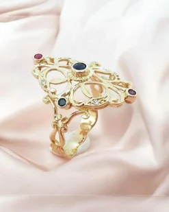 Bague or jaune avec diamants rubis et saphir