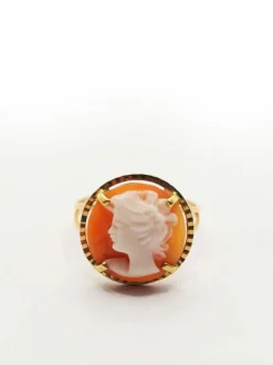 Bague or jaune camée