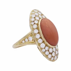 Bague, or jaune, corail et diamants