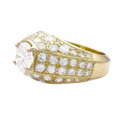 Bague or jaune, diamants.
