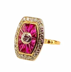 Bague or jaune diamants et rubis, style Art Déco