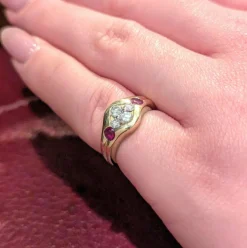 Bague or jaune diamants et rubis