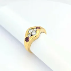 Bague or jaune diamants et rubis