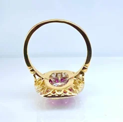 Bague or jaune diamants et rubis, style Art Déco