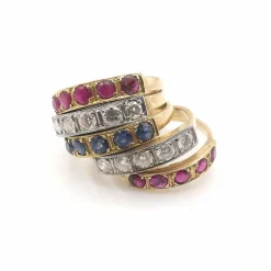Bague or jaune diamants rubis et saphirs