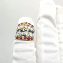 Bague or jaune diamants rubis et saphirs