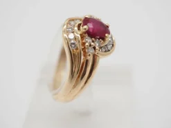 Bague Or jaune Diamants Rubis