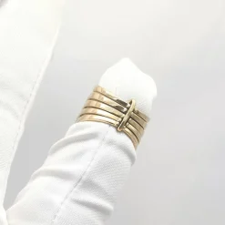 Bague or jaune diamants rubis et saphirs