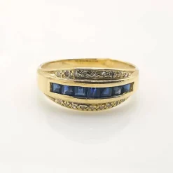 Bague or jaune, diamants, saphirs