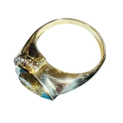 Bague or jaune, Diamants, Topaze Bleue