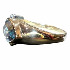 Bague or jaune, Diamants, Topaze Bleue