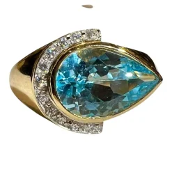 Bague or jaune, Diamants, Topaze Bleue