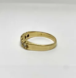 Bague or jaune et 5 diamants