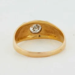 Bague or jaune et diamant taille ancienne