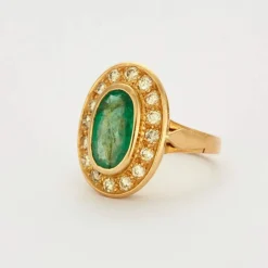 Bague or jaune et émeraude, diamants.