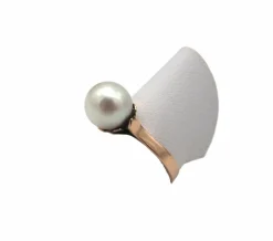 Bague or jaune et perle