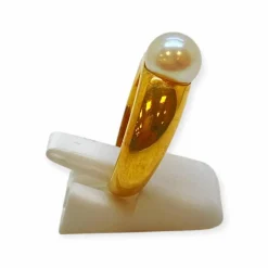 Bague or jaune et perle