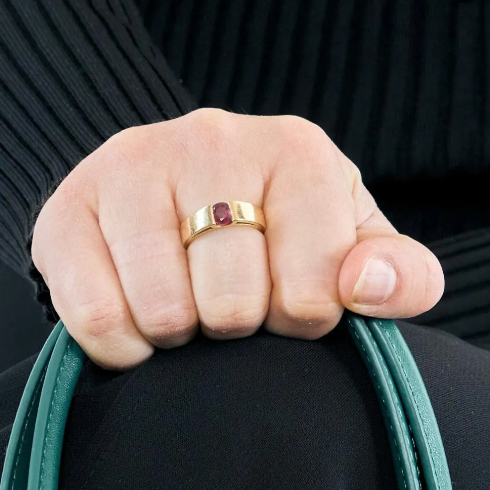 Bague or jaune et rubis