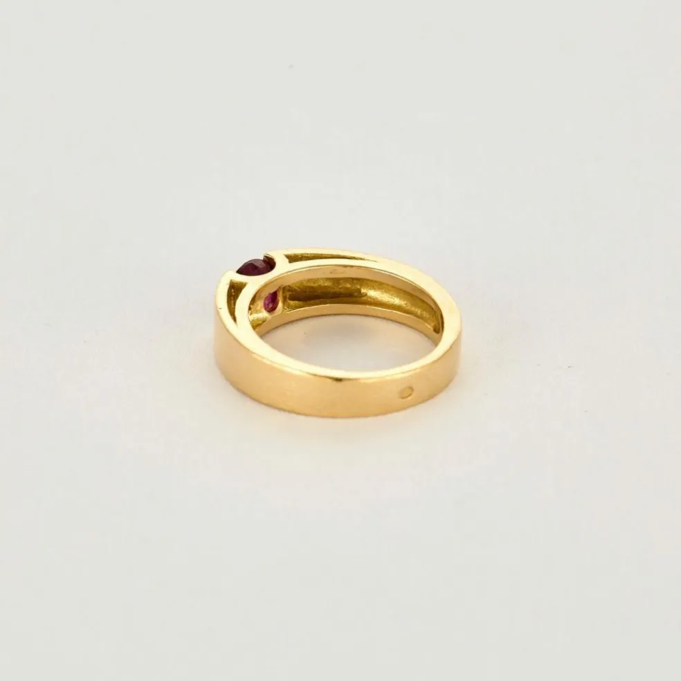 Bague or jaune et rubis