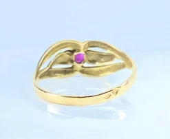 Bague or jaune et rubis