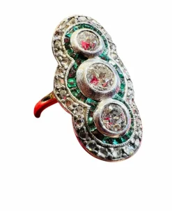 Bague or jaune fin 19ème siècle diamants émeraudes