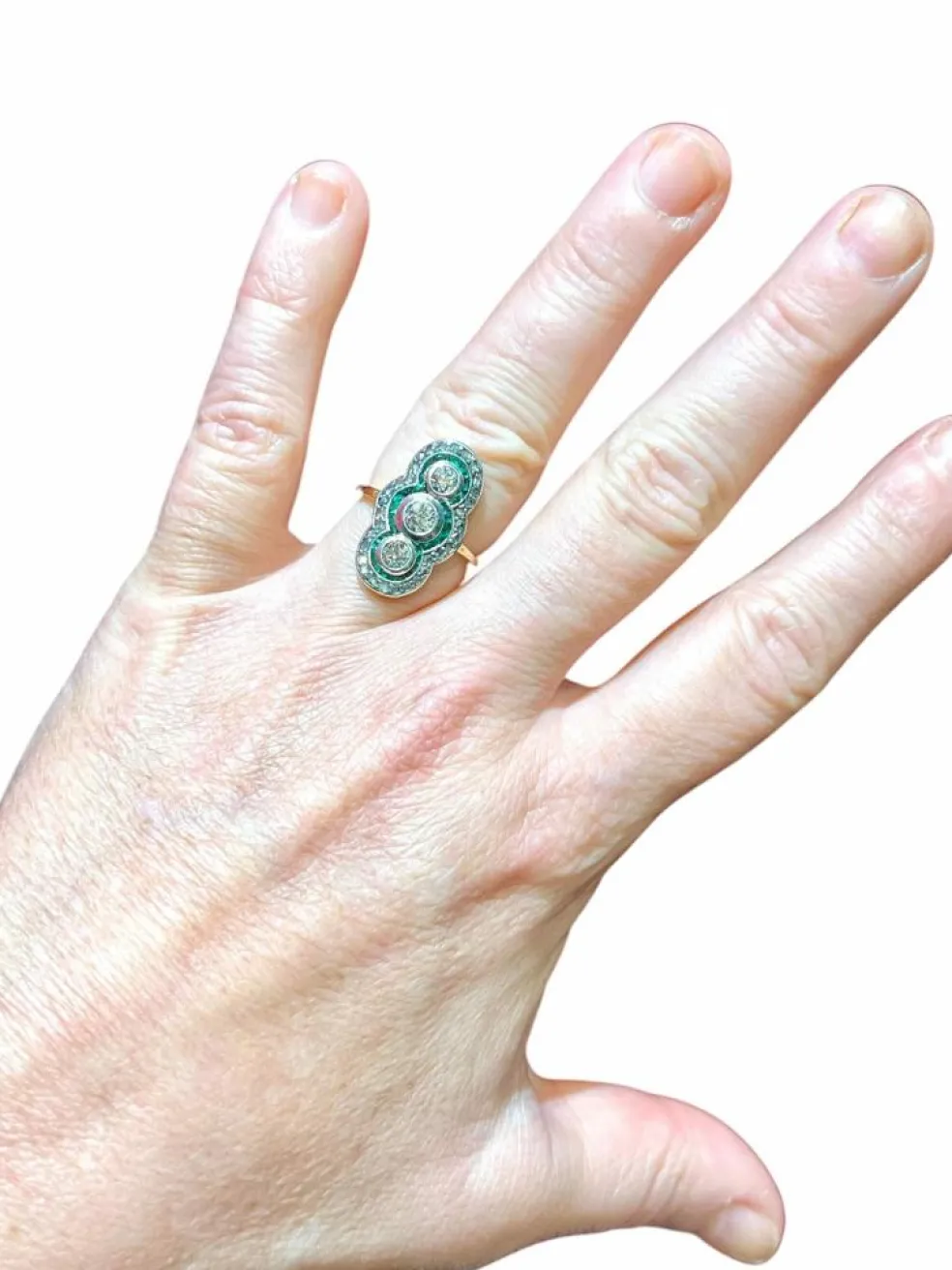 Bague or jaune fin 19ème siècle diamants émeraudes