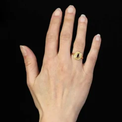Bague or jaune géométrique diamants rubis