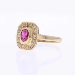 Bague or jaune géométrique diamants rubis