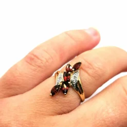 Bague or jaune grenats diamants