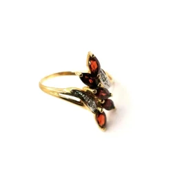 Bague or jaune grenats diamants