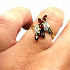 Bague or jaune grenats diamants