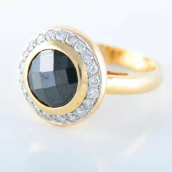 BAGUE OR JAUNE 14K HEMATITE DIAMANTS ET MOISSANITES