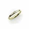 Bague or jaune émaillée noire et blanche avec accent de diamant