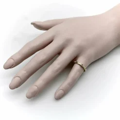 Bague or jaune émaillée noire et blanche avec accent de diamant