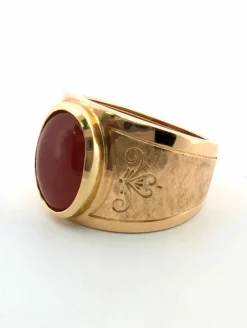Bague or jaune massif, cornaline ovale