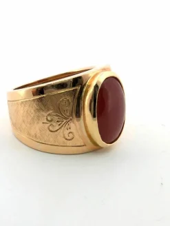 Bague or jaune massif, cornaline ovale