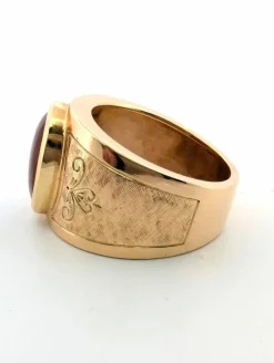 Bague or jaune massif, cornaline ovale