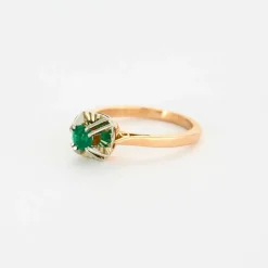 Bague or jaune émeraude